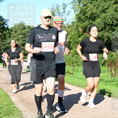 27.09.2026 - 35. Volkslauf durch das schöne Alstertal Dr. Thomas Lammeyer http://msf.ph/oto/10563647 27.09.2026 10:27:26 Laufen 2320, 037, 2038 meine-sportfotos.de