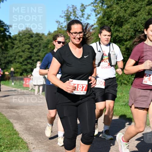 27.09.2026 - 35. Volkslauf durch das schöne Alstertal Dr. Thomas Lammeyer http://msf.ph/oto/10563662 27.09.2026 10:27:28 Laufen 2186, 187, 400 meine-sportfotos.de