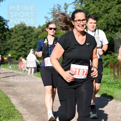 27.09.2026 - 35. Volkslauf durch das schöne Alstertal Dr. Thomas Lammeyer http://msf.ph/oto/10563664 27.09.2026 10:27:28 Laufen 24, 2187, 2186 meine-sportfotos.de