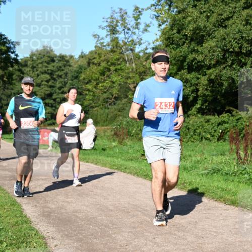 27.09.2026 - 35. Volkslauf durch das schöne Alstertal Dr. Thomas Lammeyer http://msf.ph/oto/10563740 27.09.2026 10:27:42 Laufen 2356, 2432 meine-sportfotos.de