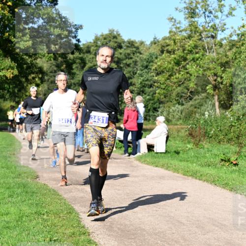 27.09.2026 - 35. Volkslauf durch das schöne Alstertal Dr. Thomas Lammeyer http://msf.ph/oto/10564042 27.09.2026 10:34:07 Laufen 3412, 3431 meine-sportfotos.de
