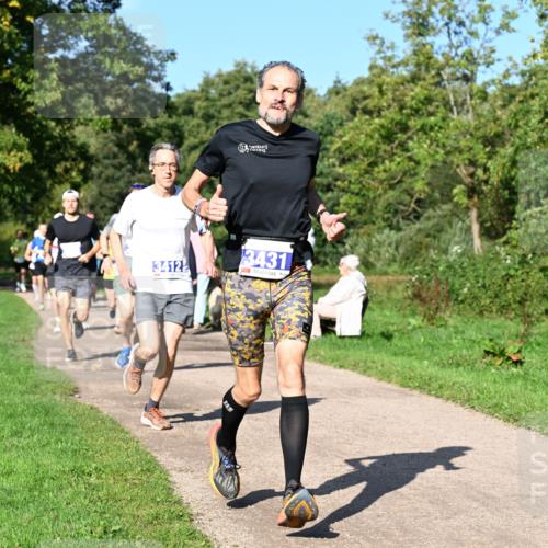 27.09.2026 - 35. Volkslauf durch das schöne Alstertal Dr. Thomas Lammeyer http://msf.ph/oto/10564045 27.09.2026 10:34:07 Laufen 3412, 3431 meine-sportfotos.de