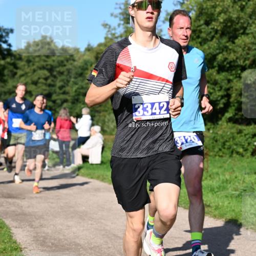 27.09.2026 - 35. Volkslauf durch das schöne Alstertal Dr. Thomas Lammeyer http://msf.ph/oto/10564084 27.09.2026 10:34:13 Laufen 3342, 3120 meine-sportfotos.de