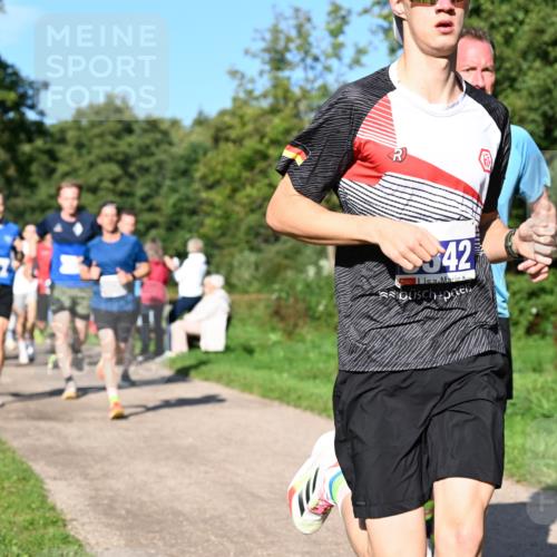 27.09.2026 - 35. Volkslauf durch das schöne Alstertal Dr. Thomas Lammeyer http://msf.ph/oto/10564086 27.09.2026 10:34:14 Laufen 42 meine-sportfotos.de