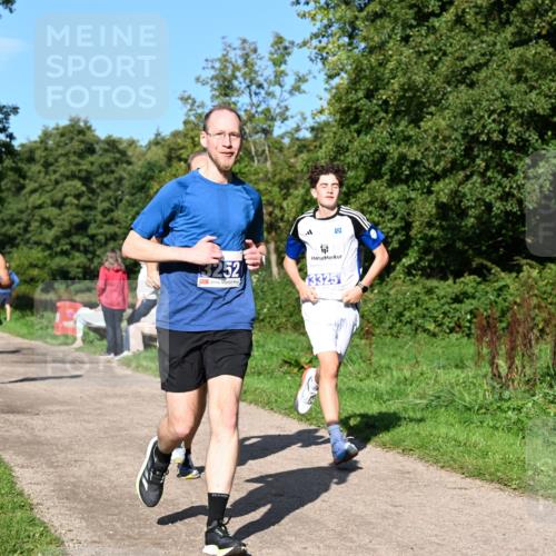 27.09.2026 - 35. Volkslauf durch das schöne Alstertal Dr. Thomas Lammeyer http://msf.ph/oto/10564183 27.09.2026 10:34:29 Laufen 3252, 3325 meine-sportfotos.de