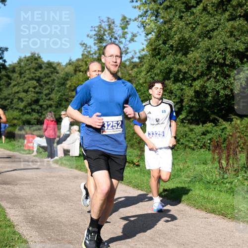 27.09.2026 - 35. Volkslauf durch das schöne Alstertal Dr. Thomas Lammeyer http://msf.ph/oto/10564184 27.09.2026 10:34:30 Laufen 3252, 3325 meine-sportfotos.de