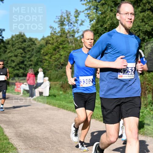 27.09.2026 - 35. Volkslauf durch das schöne Alstertal Dr. Thomas Lammeyer http://msf.ph/oto/10564188 27.09.2026 10:34:30 Laufen 3302, 3252 meine-sportfotos.de