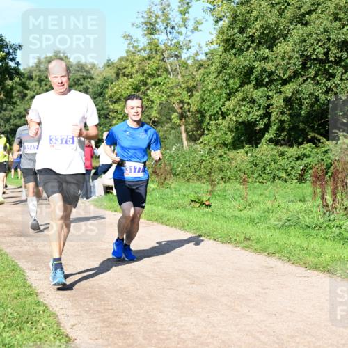 27.09.2026 - 35. Volkslauf durch das schöne Alstertal Dr. Thomas Lammeyer http://msf.ph/oto/10564236 27.09.2026 10:34:44 Laufen 3242, 3375, 3177 meine-sportfotos.de