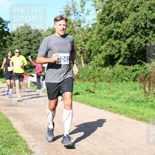 27.09.2026 - 35. Volkslauf durch das schöne Alstertal Dr. Thomas Lammeyer http://msf.ph/oto/10564250 27.09.2026 10:34:46 Laufen 3242 meine-sportfotos.de