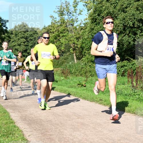 27.09.2026 - 35. Volkslauf durch das schöne Alstertal Dr. Thomas Lammeyer http://msf.ph/oto/10564264 27.09.2026 10:34:48 Laufen 3988, 43, 3423, 164, 30 meine-sportfotos.de