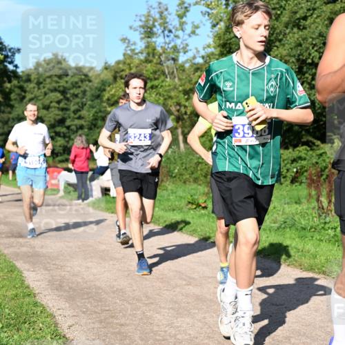 27.09.2026 - 35. Volkslauf durch das schöne Alstertal Dr. Thomas Lammeyer http://msf.ph/oto/10564279 27.09.2026 10:34:50 Laufen 3243, 3956, 3022 meine-sportfotos.de