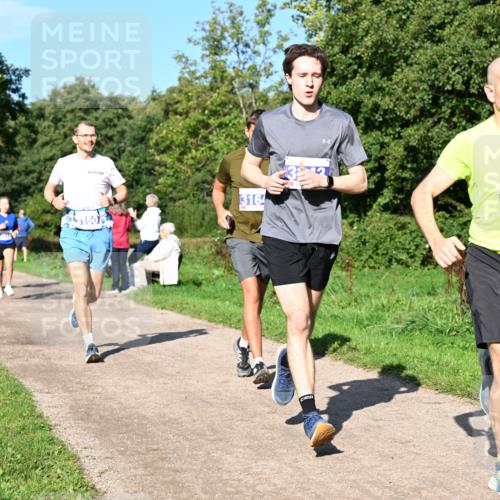 27.09.2026 - 35. Volkslauf durch das schöne Alstertal Dr. Thomas Lammeyer http://msf.ph/oto/10564284 27.09.2026 10:34:51 Laufen 3164, 3150, 3032 meine-sportfotos.de