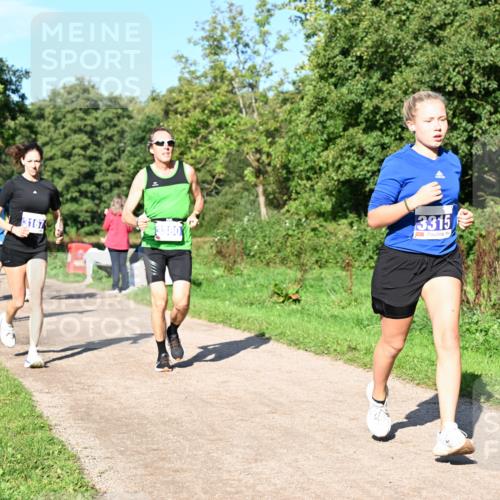 27.09.2026 - 35. Volkslauf durch das schöne Alstertal Dr. Thomas Lammeyer http://msf.ph/oto/10564315 27.09.2026 10:34:56 Laufen 3167, 3380, 3315 meine-sportfotos.de