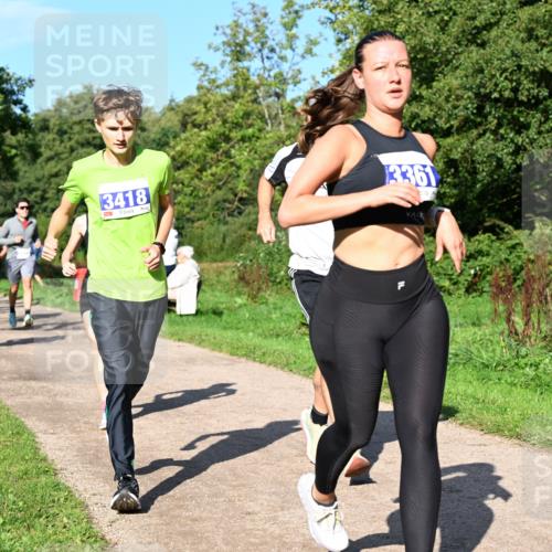 27.09.2026 - 35. Volkslauf durch das schöne Alstertal Dr. Thomas Lammeyer http://msf.ph/oto/10564369 27.09.2026 10:35:04 Laufen 3418, 3361, 2 meine-sportfotos.de