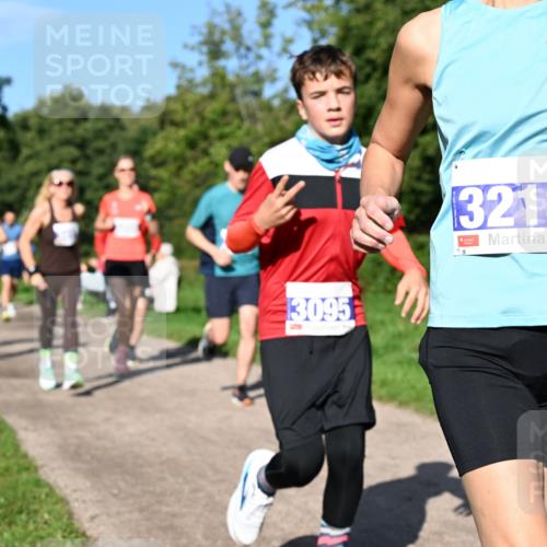 27.09.2026 - 35. Volkslauf durch das schöne Alstertal Dr. Thomas Lammeyer http://msf.ph/oto/10564447 27.09.2026 10:35:18 Laufen 3095, 3213 meine-sportfotos.de