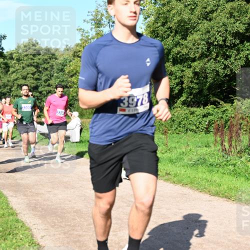 27.09.2026 - 35. Volkslauf durch das schöne Alstertal Dr. Thomas Lammeyer http://msf.ph/oto/10564475 27.09.2026 10:35:22 Laufen 3305, 3306, 3978 meine-sportfotos.de