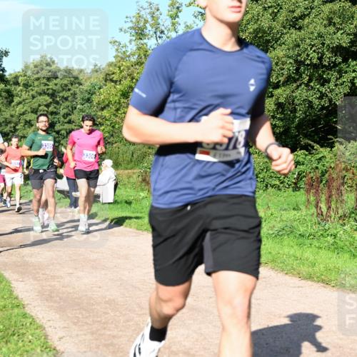 27.09.2026 - 35. Volkslauf durch das schöne Alstertal Dr. Thomas Lammeyer http://msf.ph/oto/10564476 27.09.2026 10:35:23 Laufen 321, 3305, 3306 meine-sportfotos.de