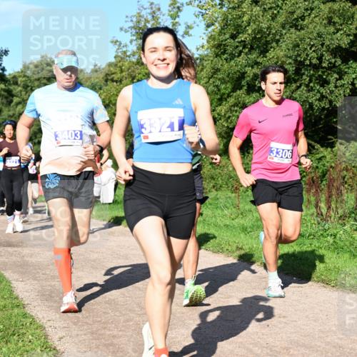 27.09.2026 - 35. Volkslauf durch das schöne Alstertal Dr. Thomas Lammeyer http://msf.ph/oto/10564493 27.09.2026 10:35:25 Laufen 3403, 3321, 3306 meine-sportfotos.de