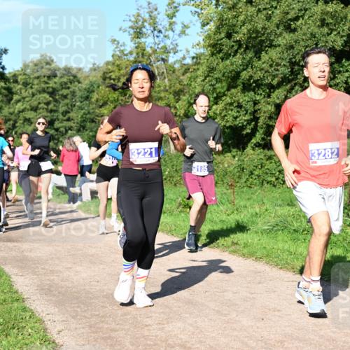 27.09.2026 - 35. Volkslauf durch das schöne Alstertal Dr. Thomas Lammeyer http://msf.ph/oto/10564513 27.09.2026 10:35:28 Laufen 3221, 1, 3185, 3282 meine-sportfotos.de