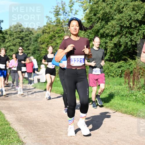 27.09.2026 - 35. Volkslauf durch das schöne Alstertal Dr. Thomas Lammeyer http://msf.ph/oto/10564515 27.09.2026 10:35:28 Laufen 3221, 3185, 82 meine-sportfotos.de