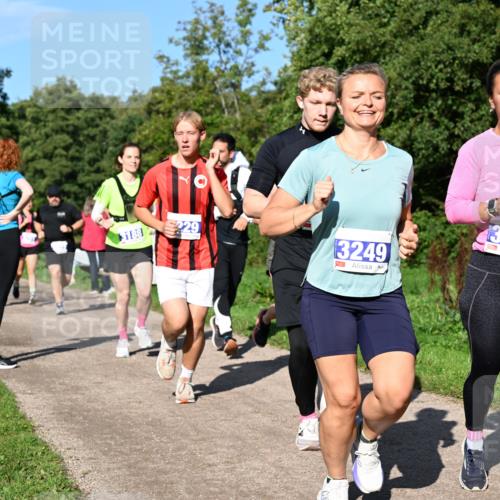 27.09.2026 - 35. Volkslauf durch das schöne Alstertal Dr. Thomas Lammeyer http://msf.ph/oto/10564548 27.09.2026 10:35:33 Laufen 3188, 229, 3198, 3249, 9 meine-sportfotos.de