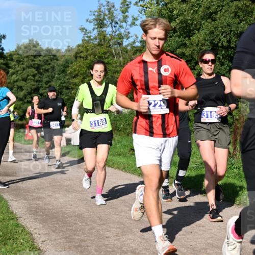27.09.2026 - 35. Volkslauf durch das schöne Alstertal Dr. Thomas Lammeyer http://msf.ph/oto/10564554 27.09.2026 10:35:34 Laufen 3251, 3422, 3188, 229, 3195 meine-sportfotos.de