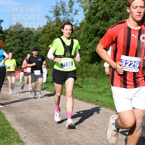 27.09.2026 - 35. Volkslauf durch das schöne Alstertal Dr. Thomas Lammeyer http://msf.ph/oto/10564558 27.09.2026 10:35:34 Laufen 3188, 3229, 3195 meine-sportfotos.de
