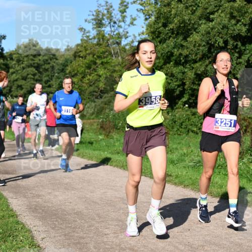 27.09.2026 - 35. Volkslauf durch das schöne Alstertal Dr. Thomas Lammeyer http://msf.ph/oto/10564583 27.09.2026 10:35:38 Laufen 3284, 3116, 3958, 3251 meine-sportfotos.de