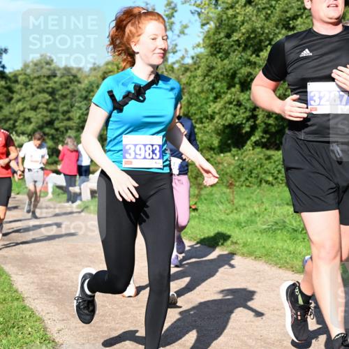 27.09.2026 - 35. Volkslauf durch das schöne Alstertal Dr. Thomas Lammeyer http://msf.ph/oto/10564608 27.09.2026 10:35:42 Laufen 3983, 0, 3287 meine-sportfotos.de