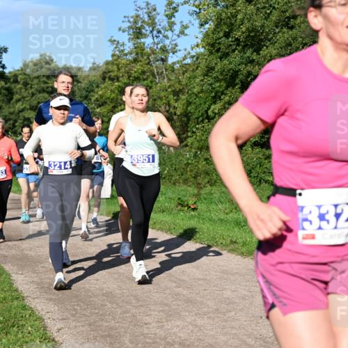 27.09.2026 - 35. Volkslauf durch das schöne Alstertal Dr. Thomas Lammeyer http://msf.ph/oto/10564657 27.09.2026 10:35:49 Laufen 3956, 3263, 3214, 3951, 3326, 71 meine-sportfotos.de