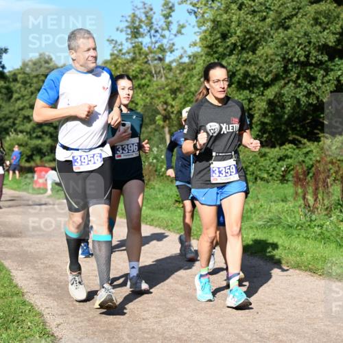 27.09.2026 - 35. Volkslauf durch das schöne Alstertal Dr. Thomas Lammeyer http://msf.ph/oto/10564682 27.09.2026 10:35:52 Laufen 3956, 3396, 3359 meine-sportfotos.de
