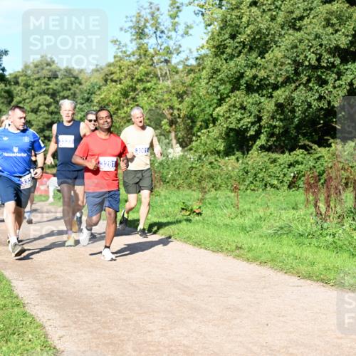 27.09.2026 - 35. Volkslauf durch das schöne Alstertal Dr. Thomas Lammeyer http://msf.ph/oto/10564771 27.09.2026 10:36:06 Laufen 332, 13281, 3001 meine-sportfotos.de