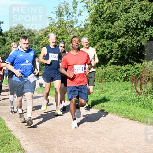 27.09.2026 - 35. Volkslauf durch das schöne Alstertal Dr. Thomas Lammeyer http://msf.ph/oto/10564779 27.09.2026 10:36:07 Laufen 196, 3327, 3281 meine-sportfotos.de