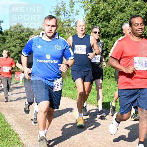 27.09.2026 - 35. Volkslauf durch das schöne Alstertal Dr. Thomas Lammeyer http://msf.ph/oto/10564786 27.09.2026 10:36:08 Laufen 3196, 3327, 332, 3000, 13281 meine-sportfotos.de