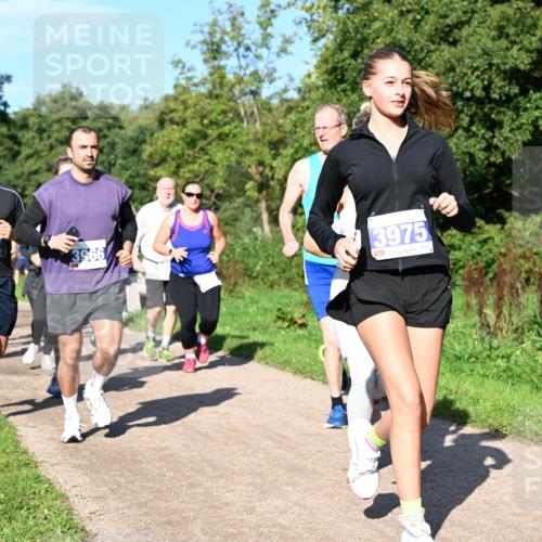 27.09.2026 - 35. Volkslauf durch das schöne Alstertal Dr. Thomas Lammeyer http://msf.ph/oto/10564887 27.09.2026 10:36:23 Laufen 3967, 3966, 3975 meine-sportfotos.de