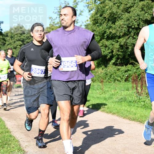 27.09.2026 - 35. Volkslauf durch das schöne Alstertal Dr. Thomas Lammeyer http://msf.ph/oto/10564895 27.09.2026 10:36:24 Laufen 3967, 3966, 3411 meine-sportfotos.de
