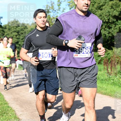 27.09.2026 - 35. Volkslauf durch das schöne Alstertal Dr. Thomas Lammeyer http://msf.ph/oto/10564898 27.09.2026 10:36:24 Laufen 3967, 3966 meine-sportfotos.de