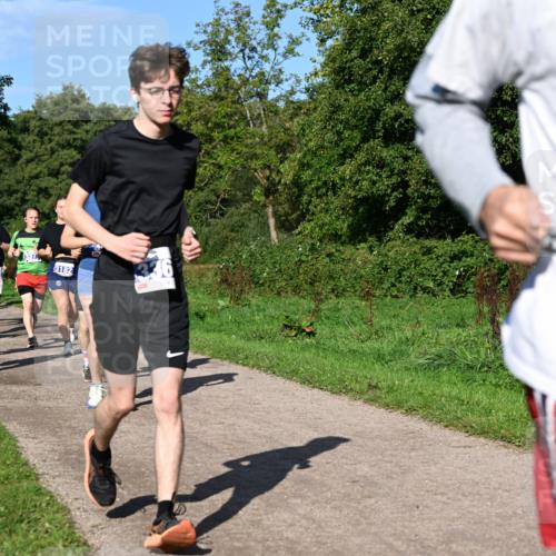 27.09.2026 - 35. Volkslauf durch das schöne Alstertal Dr. Thomas Lammeyer http://msf.ph/oto/10564938 27.09.2026 10:36:30 Laufen 3182, 336 meine-sportfotos.de