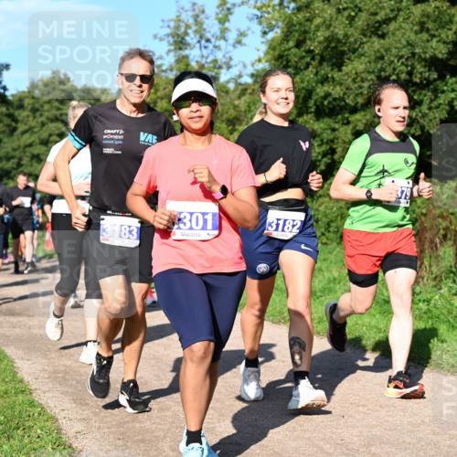 27.09.2026 - 35. Volkslauf durch das schöne Alstertal Dr. Thomas Lammeyer http://msf.ph/oto/10564966 27.09.2026 10:36:34 Laufen 301, 3183, 3182 meine-sportfotos.de