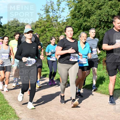 27.09.2026 - 35. Volkslauf durch das schöne Alstertal Dr. Thomas Lammeyer http://msf.ph/oto/10565012 27.09.2026 10:36:41 Laufen 3256, 3416, 2101, 3999, 3392, 3293, 279 meine-sportfotos.de