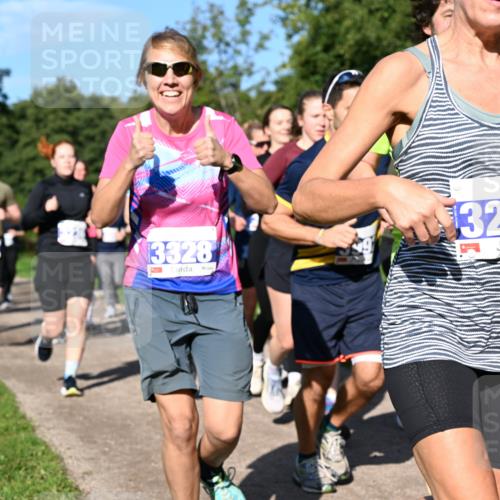 27.09.2026 - 35. Volkslauf durch das schöne Alstertal Dr. Thomas Lammeyer http://msf.ph/oto/10565033 27.09.2026 10:36:44 Laufen 3328, 3256 meine-sportfotos.de