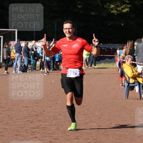 27.09.2026 - 35. Volkslauf durch das schöne Alstertal Strokosch-Dieckow http://msf.ph/oto/10565257 27.09.2026 11:12:02 Ziel 3979 meine-sportfotos.de