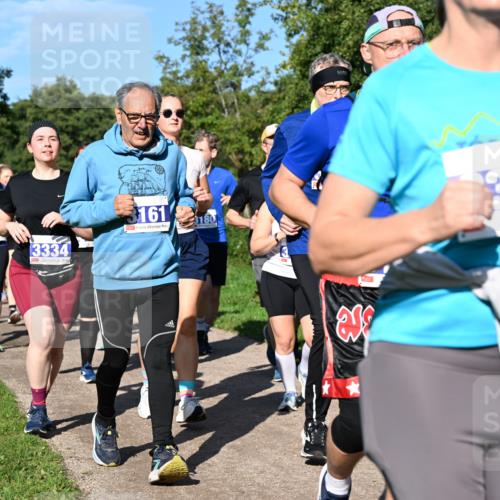 27.09.2026 - 35. Volkslauf durch das schöne Alstertal Dr. Thomas Lammeyer http://msf.ph/oto/10565263 27.09.2026 10:37:13 Laufen 3334, 161, 3180, 362, 320 meine-sportfotos.de