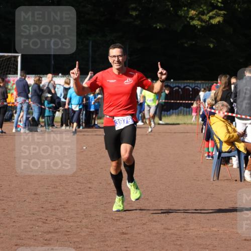 27.09.2026 - 35. Volkslauf durch das schöne Alstertal Strokosch-Dieckow http://msf.ph/oto/10565295 27.09.2026 11:12:02 Ziel 3979 meine-sportfotos.de