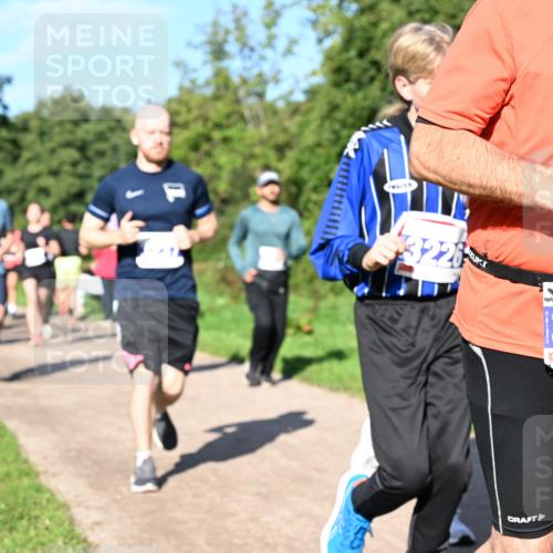 27.09.2026 - 35. Volkslauf durch das schöne Alstertal Dr. Thomas Lammeyer http://msf.ph/oto/10565348 27.09.2026 10:37:22 Laufen 3226, 13248 meine-sportfotos.de