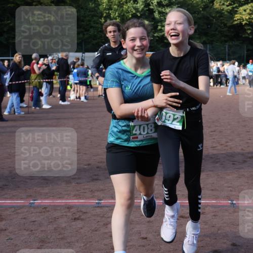 27.09.2026 - 35. Volkslauf durch das schöne Alstertal Strokosch-Dieckow http://msf.ph/oto/10565433 27.09.2026 11:10:52 Ziel 3272, 4081, 4092 meine-sportfotos.de
