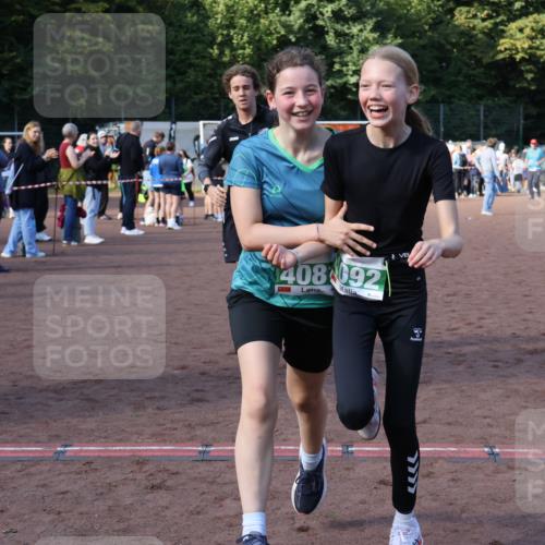 27.09.2026 - 35. Volkslauf durch das schöne Alstertal Strokosch-Dieckow http://msf.ph/oto/10565437 27.09.2026 11:10:52 Ziel 3272, 4081, 4092 meine-sportfotos.de
