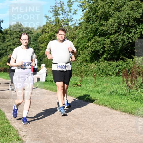 27.09.2026 - 35. Volkslauf durch das schöne Alstertal Dr. Thomas Lammeyer http://msf.ph/oto/10565459 27.09.2026 10:37:34 Laufen 3054, 3045, 3390 meine-sportfotos.de