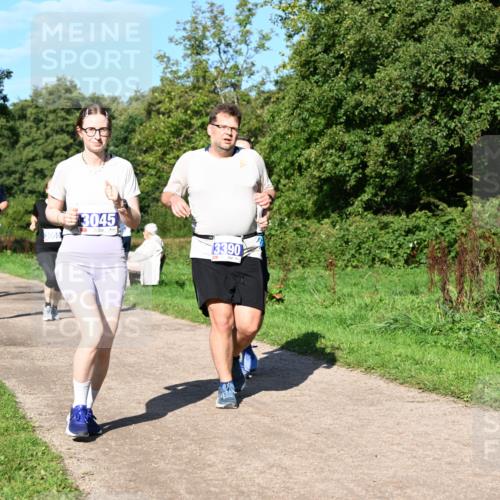 27.09.2026 - 35. Volkslauf durch das schöne Alstertal Dr. Thomas Lammeyer http://msf.ph/oto/10565460 27.09.2026 10:37:34 Laufen 3054, 3045, 3390 meine-sportfotos.de