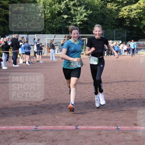 27.09.2026 - 35. Volkslauf durch das schöne Alstertal Strokosch-Dieckow http://msf.ph/oto/10565478 27.09.2026 11:10:51 Ziel 3272, 4081, 4092 meine-sportfotos.de